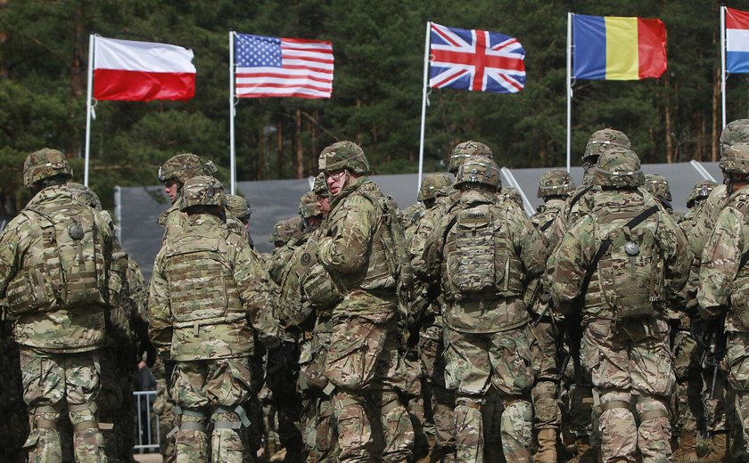 Projeto de orçamento de Defesa dos EUA proíbe reduzir o número de tropas americanas na Europa