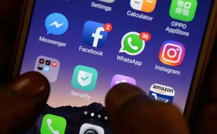 Meta utiliza informações de Facebook e Instagram para treinar robôs de inteligência artificial. Entenda