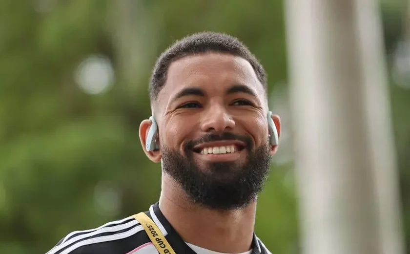 Douglas Luiz deve se reapresentar na Juventus na próxima semana