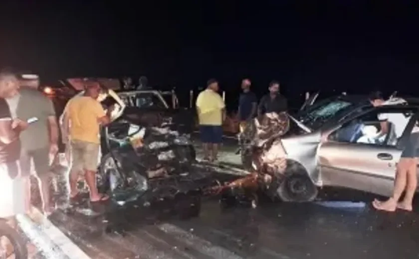 Colisão em Igreja Nova deixa saldo de sete pessoas feridas