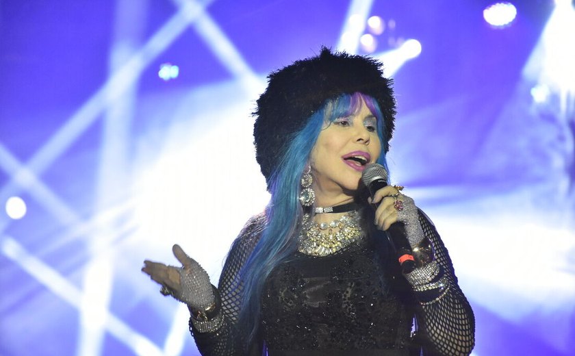 Baby do Brasil faz discurso religioso em Salvador e Ivete rebate: 'Macetar o apocalipse'