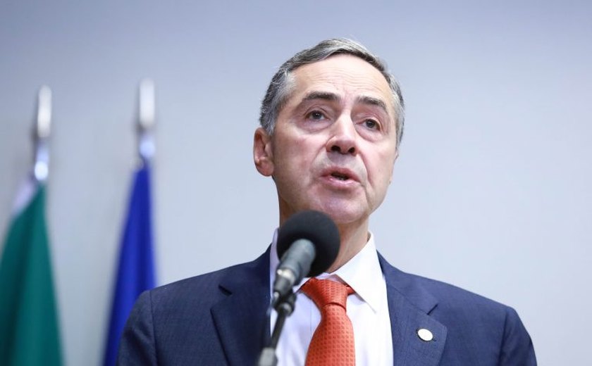 Em carta, Barroso diz que narrativa que associa combate ao golpismo a autoritarismo é falsa