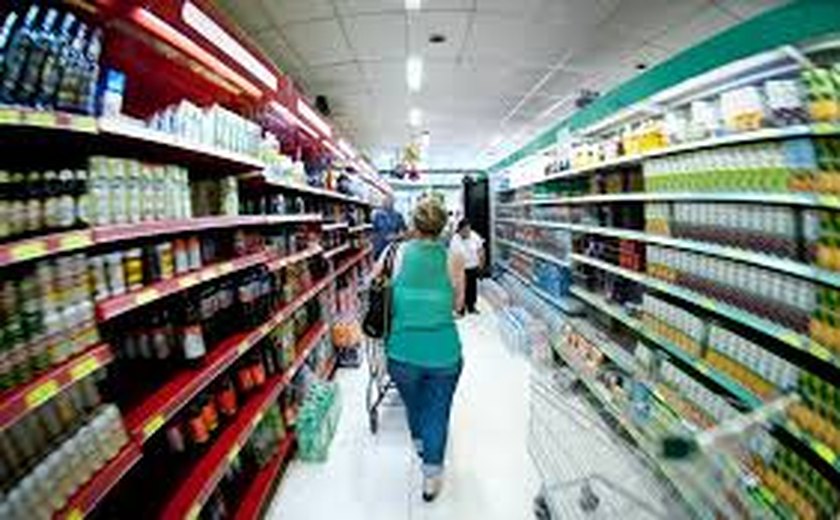 Alimentos seguem com oferta prejudicada por condições climáticas adversas, avalia IBGE