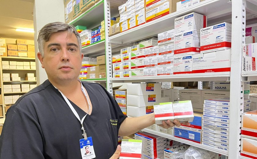Farmacêutico do Hospital Ib Gatto Falcão fala sobre o uso racional de medicamentos