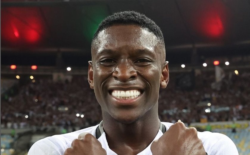 Luiz Henrique passa mal após classificação do Botafogo na Libertadores e vai parar no hospital