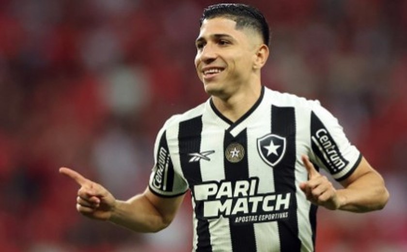 Botafogo define renovação de contrato com atacante Savarino até junho de 2028