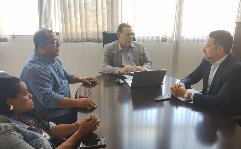 Secrétario do planejamneto participa de reunião e visita instalações do IPASEAL saúde