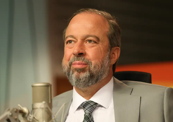 Governo descarta retorno do horário de verão em 2025, afirma ministro de Minas e Energia