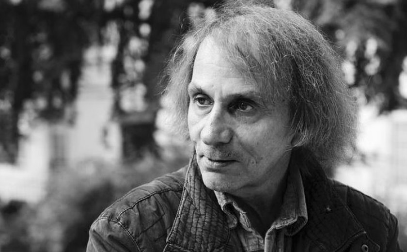 Escritor francês Michel Houellebecq é considerado muito ofensivo pela IA