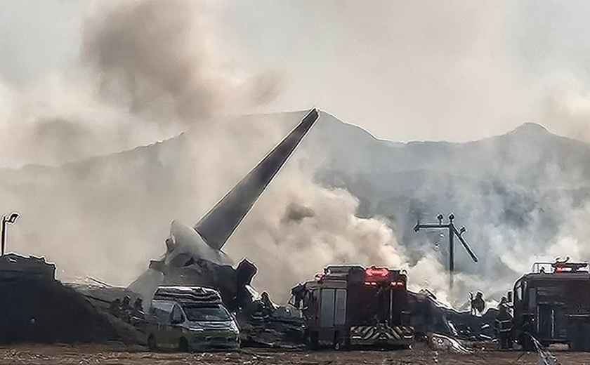 Apenas duas pessoas sobrevivem a acidente de avião na Coreia do Sul