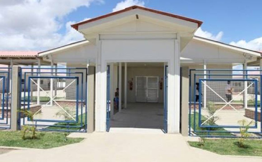 Governador irá inaugurar quadra esportiva da primeira escola de tempo integral