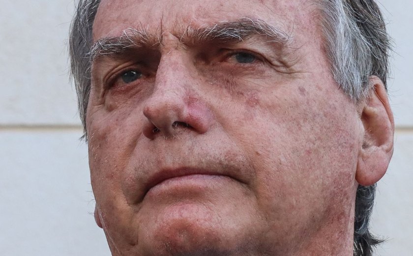 Equipe médica de Bolsonaro descarta complicações pós-cirúrgicas