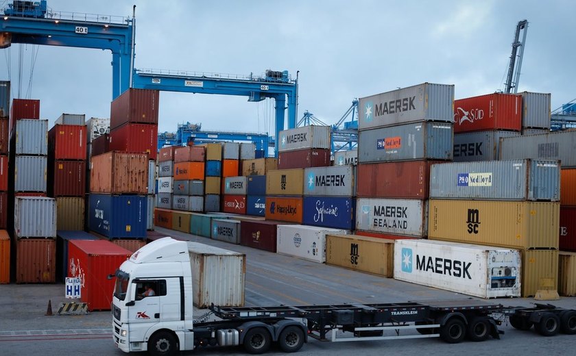 Balança comercial tem superávit de US$ 1,370 bilhão na 3ª semana de agosto