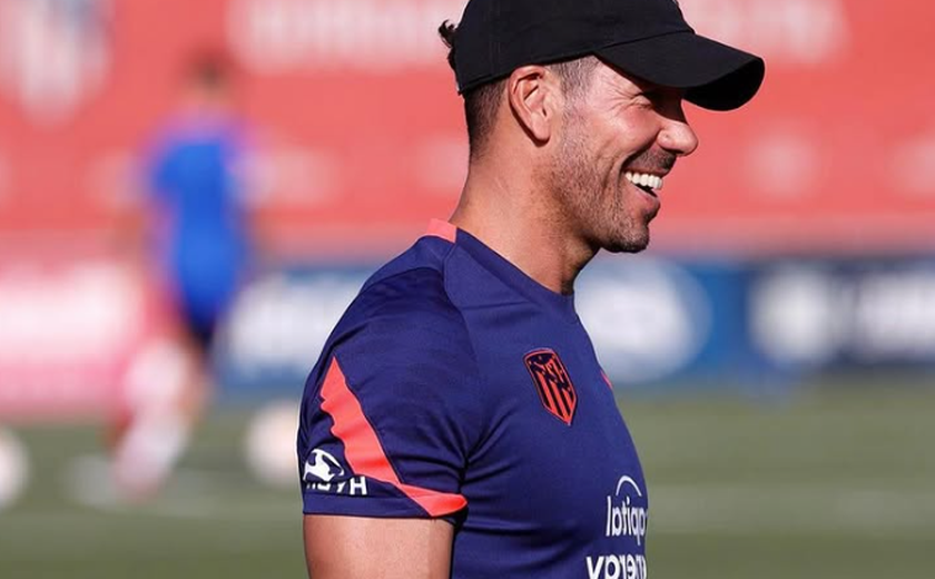 Atlético de Madrid 'reforça' Flamengo em reformulação e banca técnico mais caro do mundo