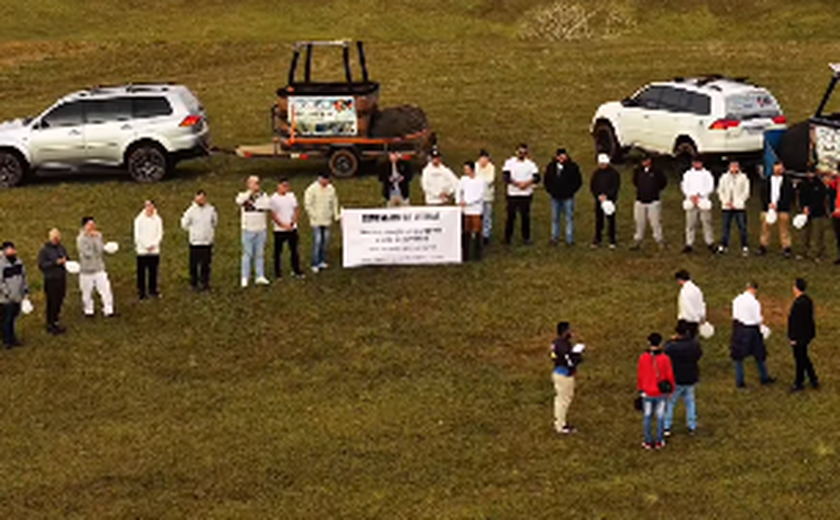 Ato homenageia vítimas de acidente com balão em SC