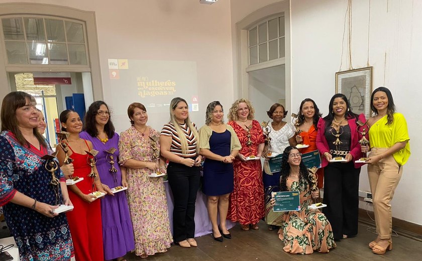 Escritora arapiraquense é homenageada durante Prêmio Mulheres que Escrevem