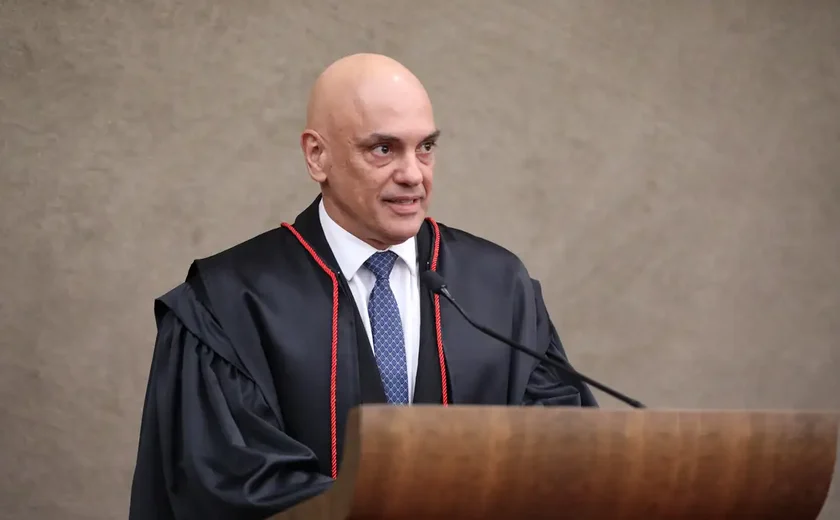 Moraes se despede do TSE, reitera bordões e diz que Justiça não se acovarda ante extremistas