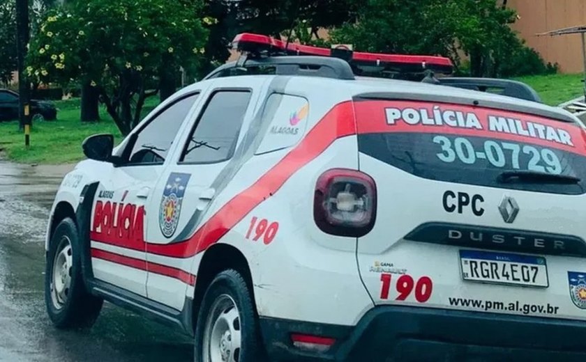 Polícia Militar apreende espingarda, coletes e balanças de precisão em Feitosa