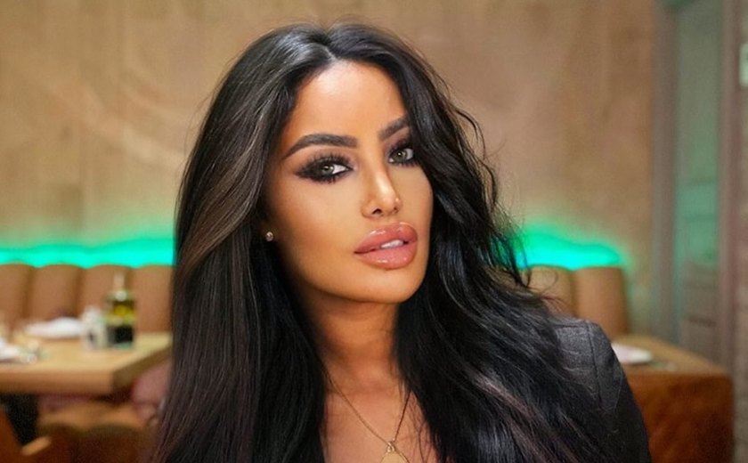 Coelhinha da Playboy e ex de Balotelli morreu de ataque cardíaco, dizem amigos