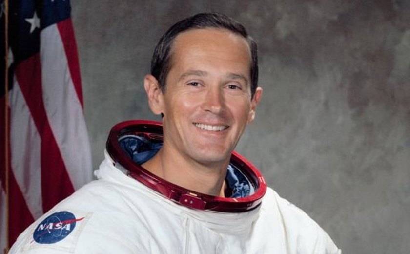 ‘A Terra que eu vi do espaço é redonda’, diz o astronauta Charles Duke em SP