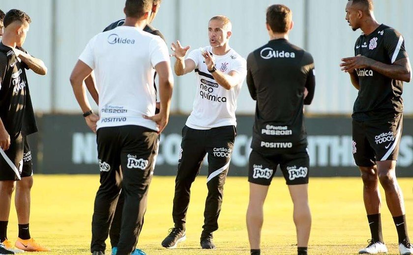 Filha de Sylvinho reclama de ataques de corintianos revoltados com o técnico