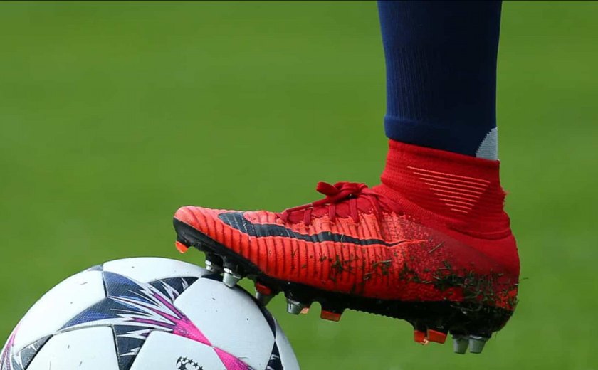 Seleção feminina de futebol dos EUA será remunerada igual ao time masculino