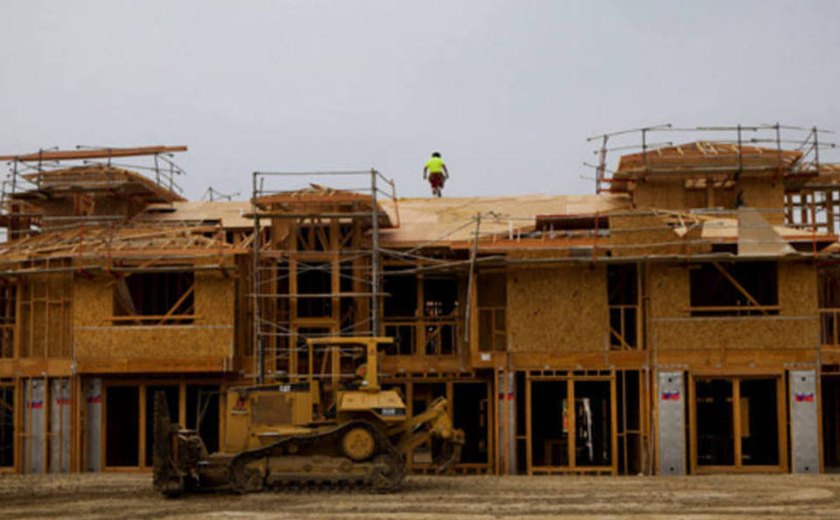 Construções de moradias iniciadas nos EUA caem 2% em junho ante maio