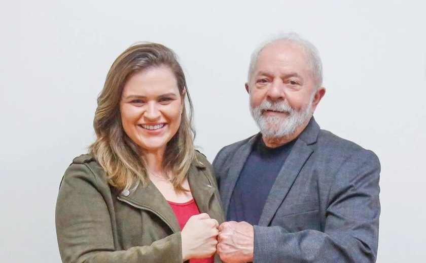 Lula deixa Maceió e segue para Recife; amanhã, ato é com Marília Arraes