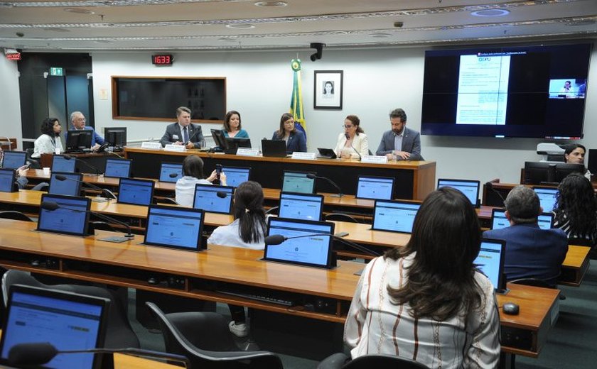Representantes de pessoas com deficiência querem solução definitiva para cancelamento de planos de saúde