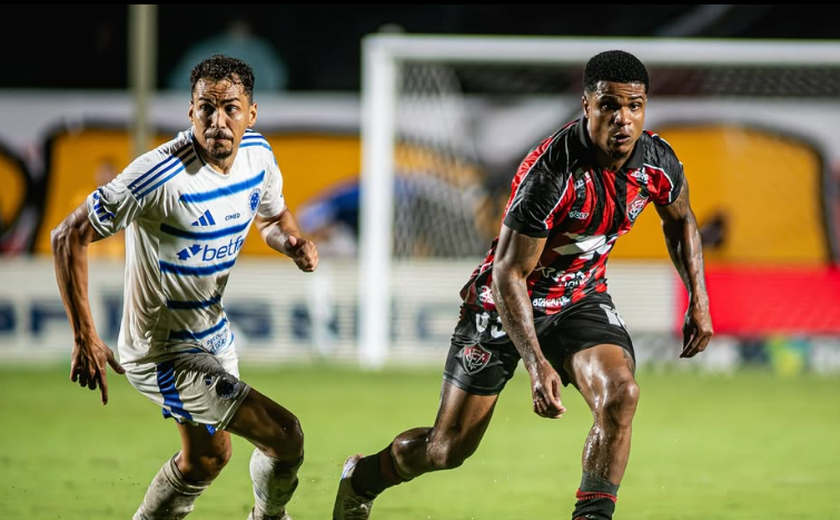 Cruzeiro empata com Vitória em campo encharcado e perde chance de ser o líder do Brasileirão