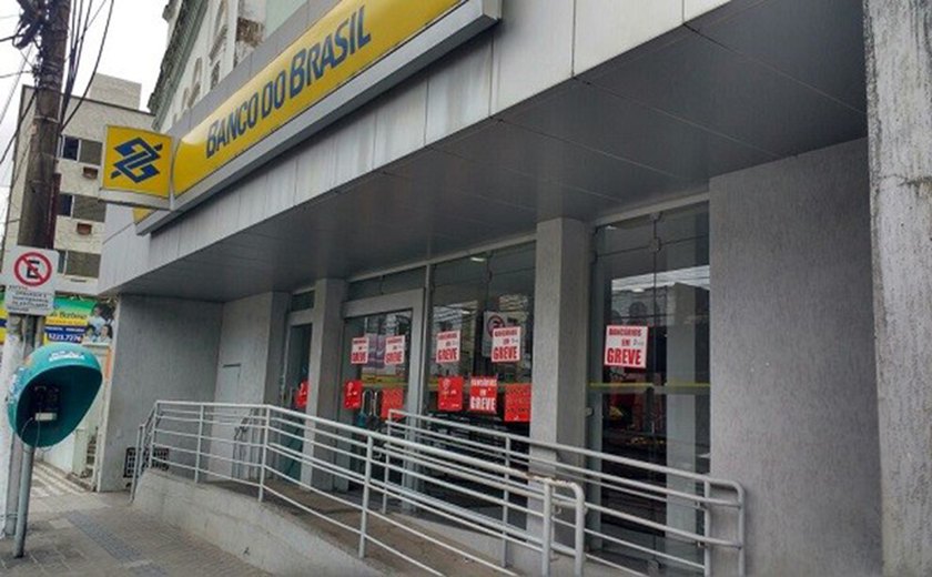 Sindicato diz que greve de bancários atinge 100% das agências em Maceió