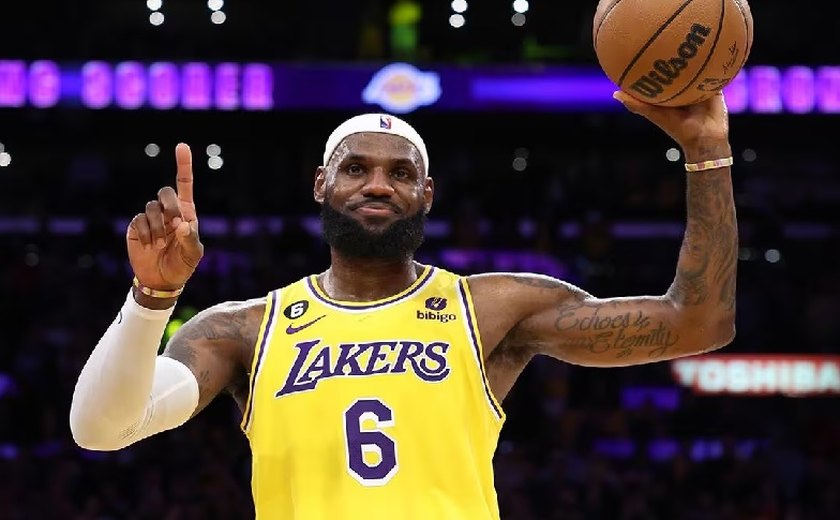 LeBron James supera Abdul-Jabbar e se torna o maior pontuador da história da NBA