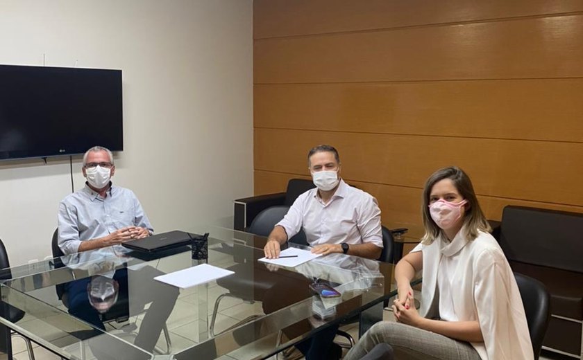 Deputada Cibele Moura se reúne com o governador e pede construção de rodovia em Chã Preta