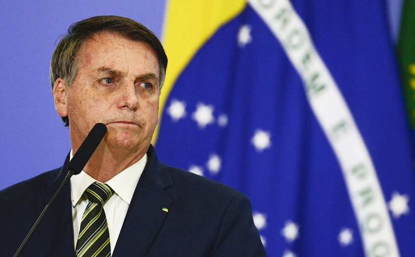 Bolsonaro anuncia negociações com outros países para importação de combustíveis