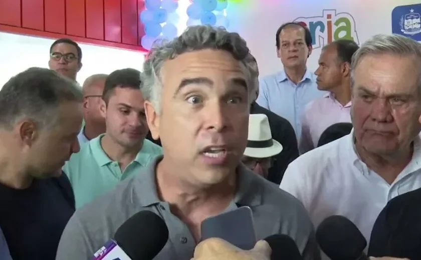 FALTA CRECHE – “Sem dúvida, isso é um crime”: Rafael Brito vai denunciar JHC em Brasília