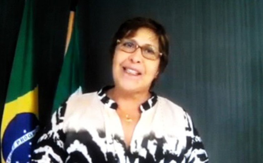 Arapiraca: Prefeita Célia parabeniza todos os pais arapiraquenses