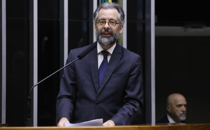 Em sessão solene em homenagem ao Brics, embaixador ressalta importância do diálogo entre Legislativo e Executivo