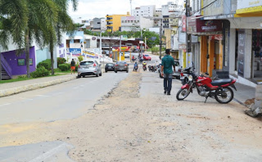 Obras do esgotamento sanitário estão paralisadas em Arapiraca