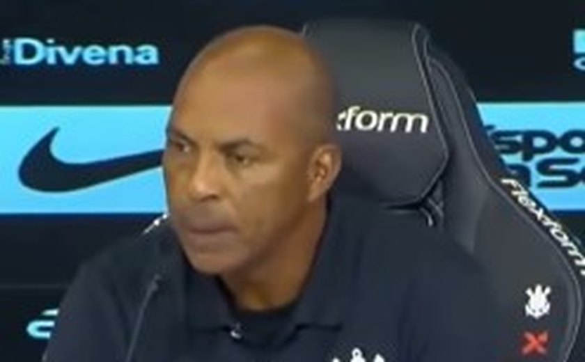 Interino do Corinthians diz que mexeu pouco na equipe e pediu mais movimentação no ataque