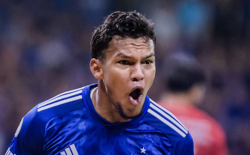Cruzeiro supera o Athletico-PR, mantém 100% em casa e volta ao G-6 do Brasileiro