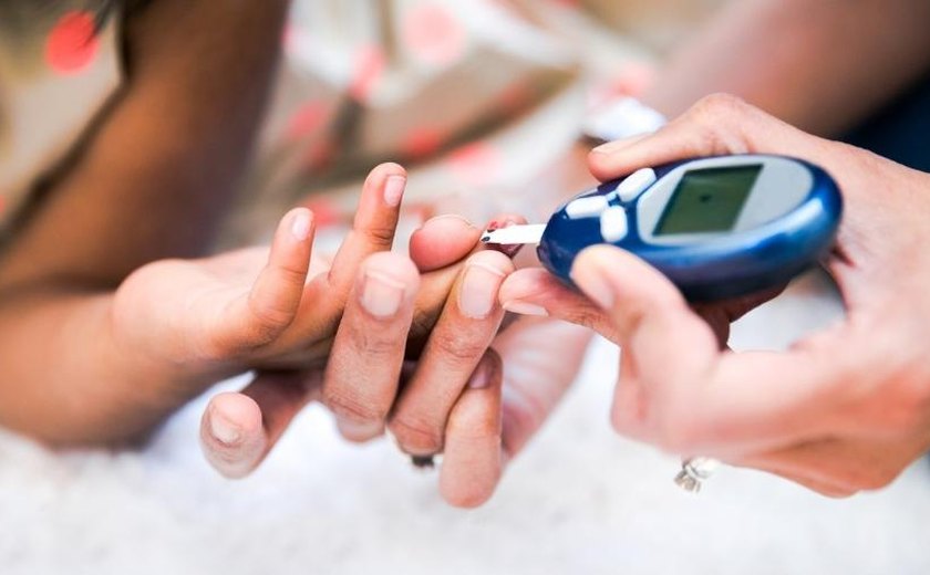 Farmácias já podem realizar testes rápidos, como de colesterol, hepatite e HIV. Veja opções e preços