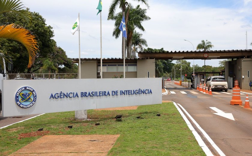 PF indicia Jair Bolsonaro e Ramagem no inquérito da “Abin Paralela”