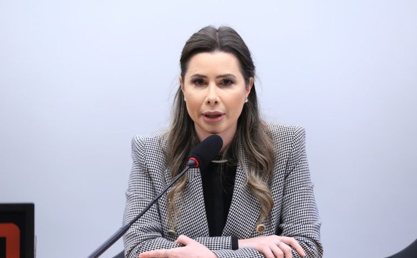 Deputada bolsonarista declara apoio a candidata rechaçada pelo ex-presidente em SC e é criticada: 'Desserviço'
