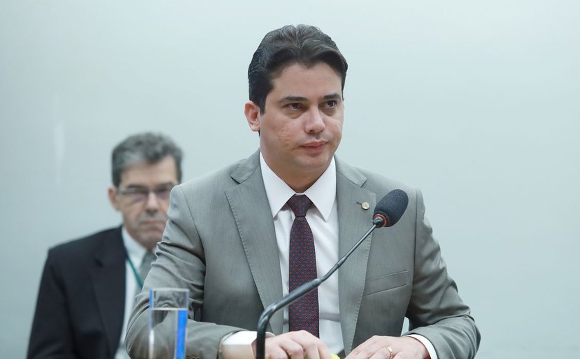 Júnior Mano, do PSB, é investigado por desvio de emendas parlamentares