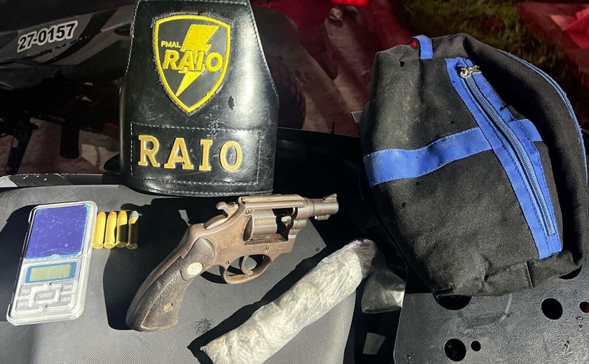 Abordagens da PM apreendem quatro armas de fogo e 3,6 Kg drogas na capital e interior