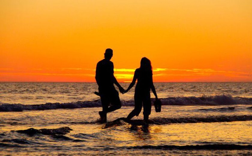 Do nível socioeconômico ao número de relacionamentos anteriores: o que faz um casal durar mais?