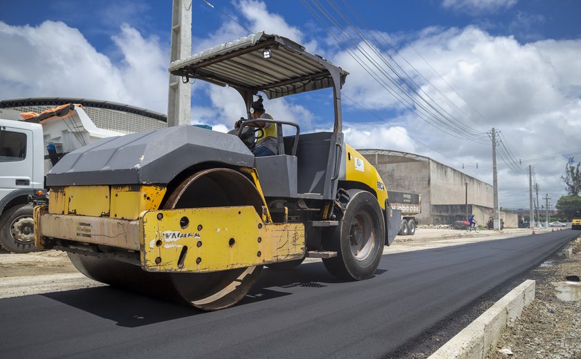 Infraestrutura inicia pavimentação na Avenida Gama Lins na Cidade Universitária