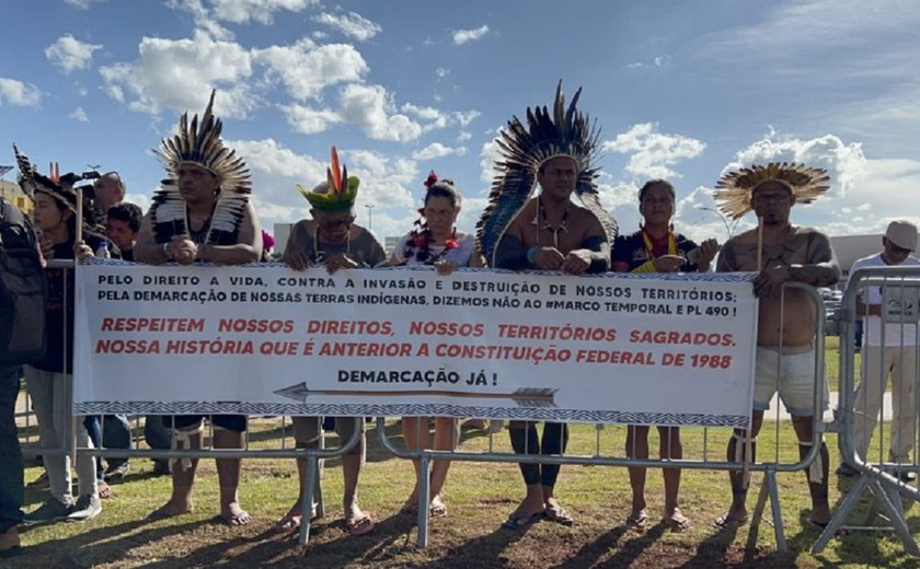 Povos indígenas mantêm mobilização após nova interrupção do julgamento do marco temporal