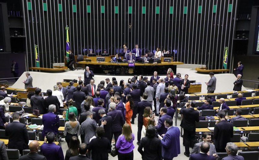 Câmara aprova urgência para regulamentação da Reforma Tributária; texto será pautado nesta quarta