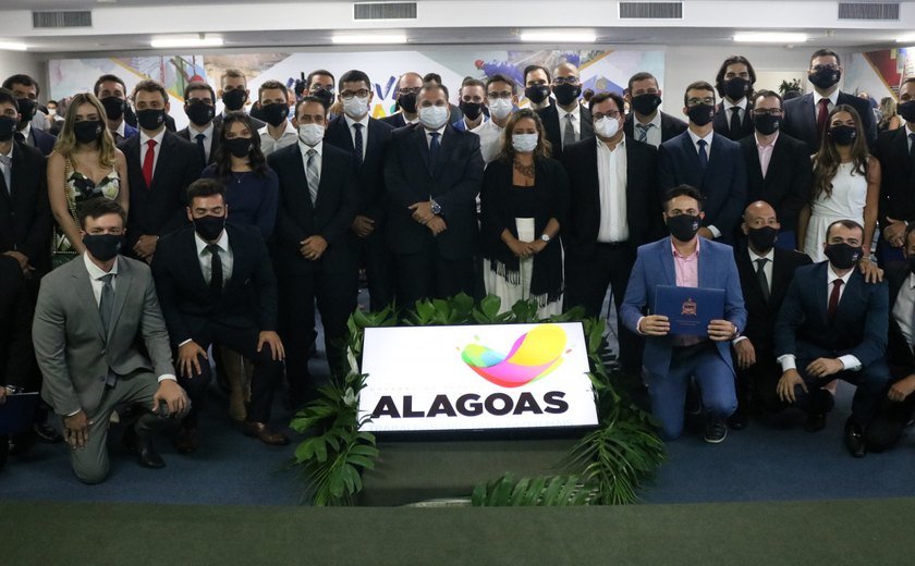 Novos auditores tomam posse em solenidade no Palácio República dos Palmares
